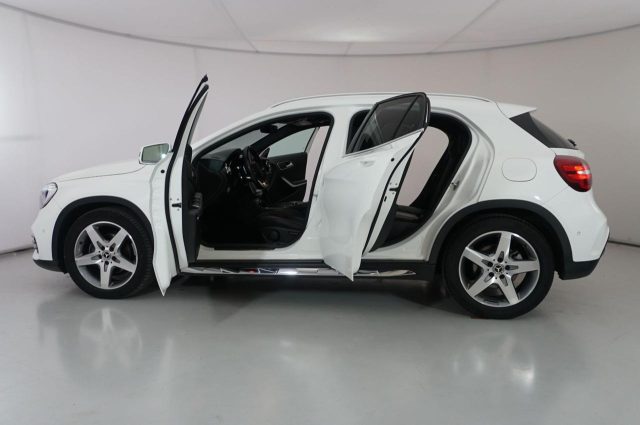MERCEDES-BENZ GLA 200 usata, con Specchietti laterali elettrici