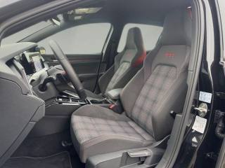 VOLKSWAGEN Golf usata, con Autoradio