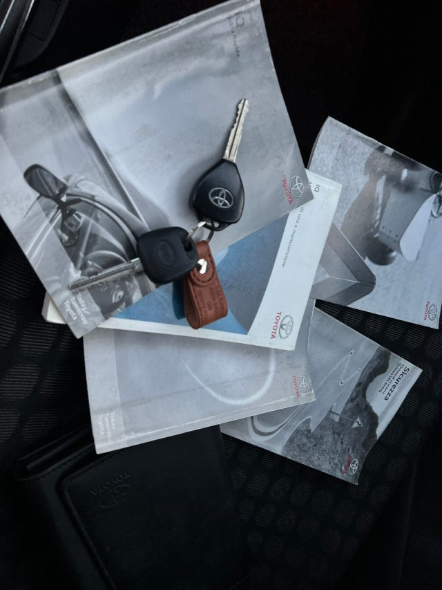 TOYOTA iQ usata, con Cerchi in lega
