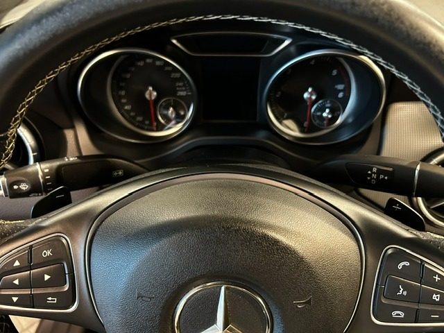 MERCEDES-BENZ CLA 200 usata, con Controllo automatico clima