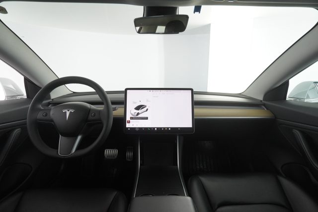 TESLA Model 3 usata 9