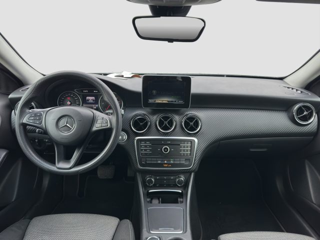 MERCEDES-BENZ CLA usata 9