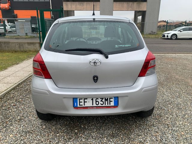 TOYOTA Yaris usata, con Autoradio