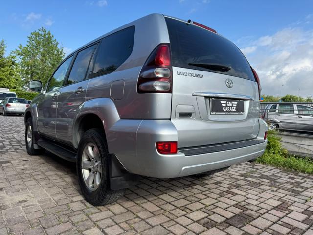 TOYOTA Land Cruiser usata, con Hill holder