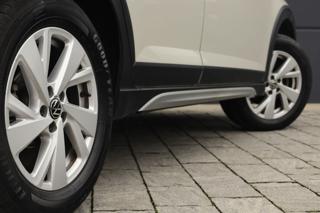 VOLKSWAGEN Taigo usata, con USB