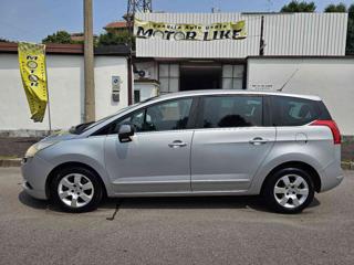 PEUGEOT 5008 usata, con Airbag
