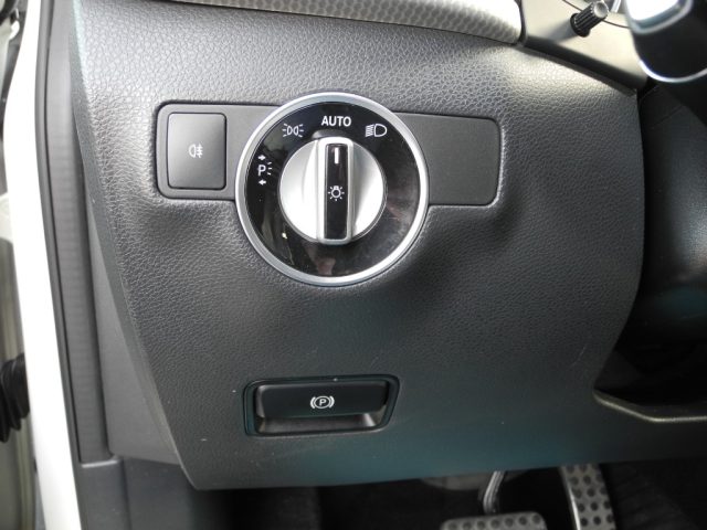 MERCEDES-BENZ B 180 usata, con Airbag testa