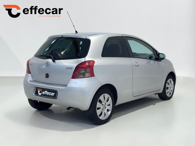 TOYOTA Yaris usata, con Autoradio