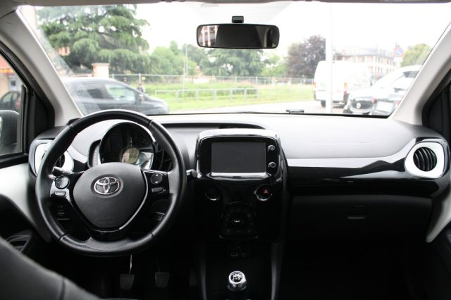TOYOTA Aygo usata 12