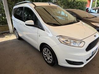 FORD Tourneo Courier usata, con Isofix