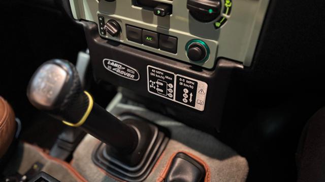 LAND ROVER Defender usata, con Trazione integrale
