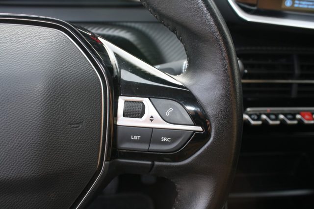 PEUGEOT 208 usata, con Sensori di parcheggio posteriori