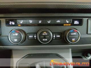 VOLKSWAGEN Caravelle usata, con Autoradio