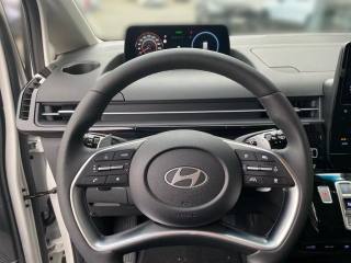 HYUNDAI Staria usata, con Boardcomputer