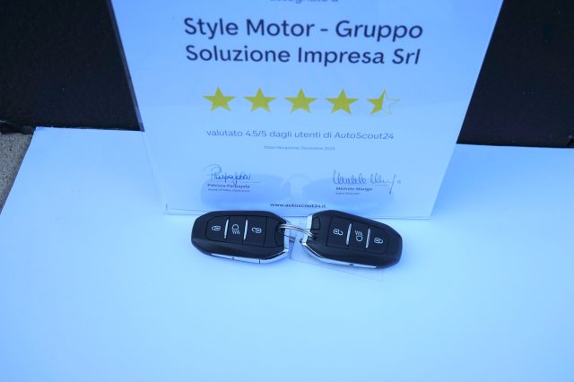 PEUGEOT 3008 usata, con Fari LED