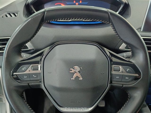 PEUGEOT 3008 usata, con Bracciolo