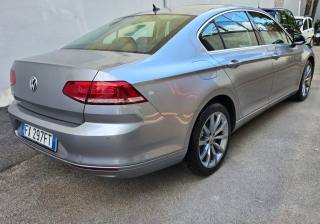 VOLKSWAGEN Passat usata, con Airbag Passeggero
