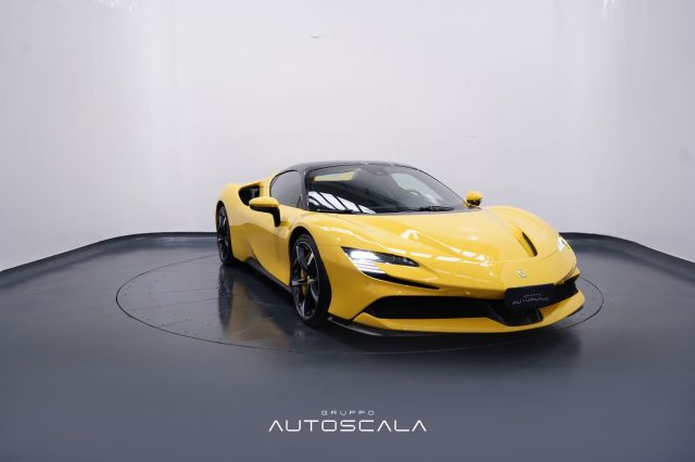 FERRARI SF90 usata, con Apple CarPlay