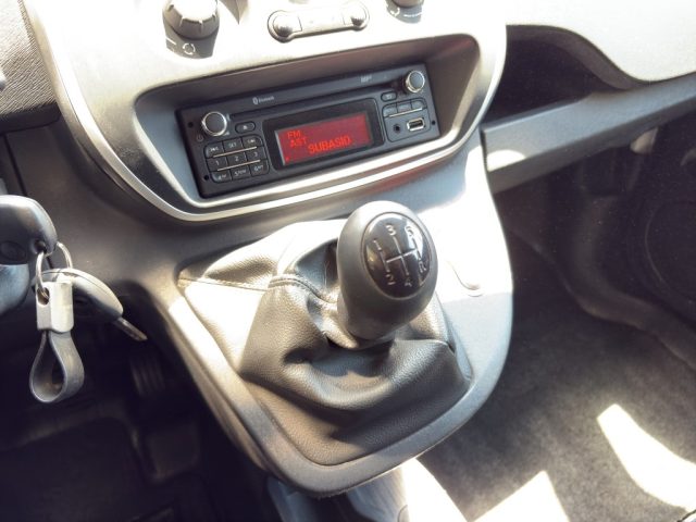 RENAULT Kangoo usata 24