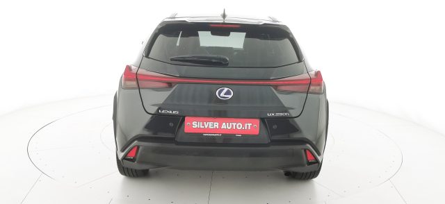 LEXUS UX 250h usata, con Sensori di parcheggio anteriori