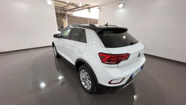 VOLKSWAGEN T-Roc usata, con Autoradio