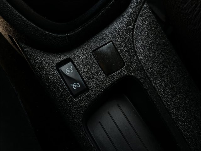 RENAULT Clio usata, con Airbag testa