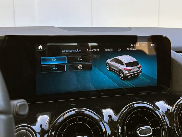 MERCEDES-BENZ GLA 200 usata, con Volante in pelle