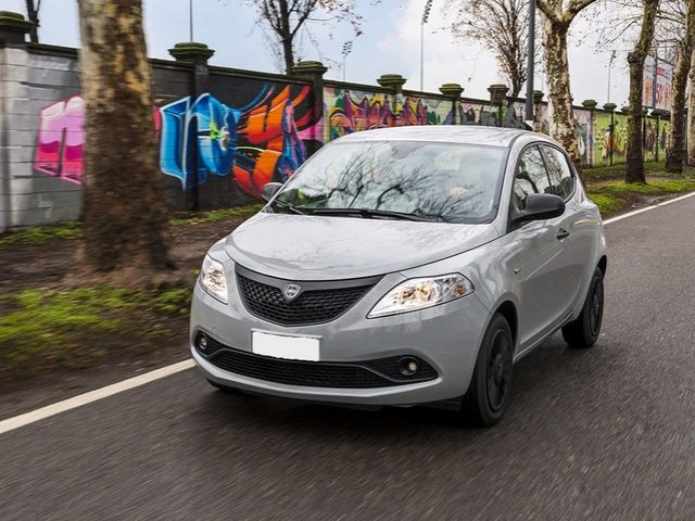 LANCIA Ypsilon usata, con ABS