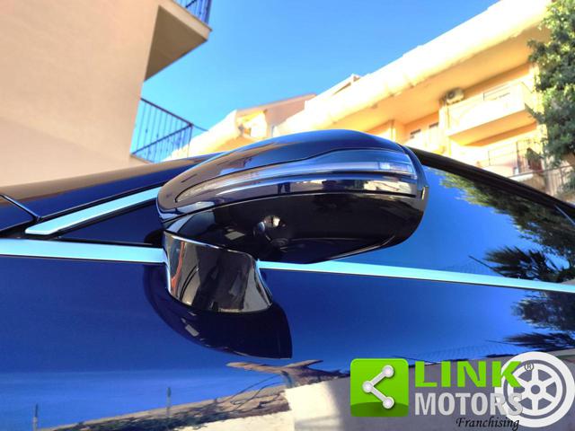 MERCEDES-BENZ E 220 usata, con Sedile posteriore sdoppiato