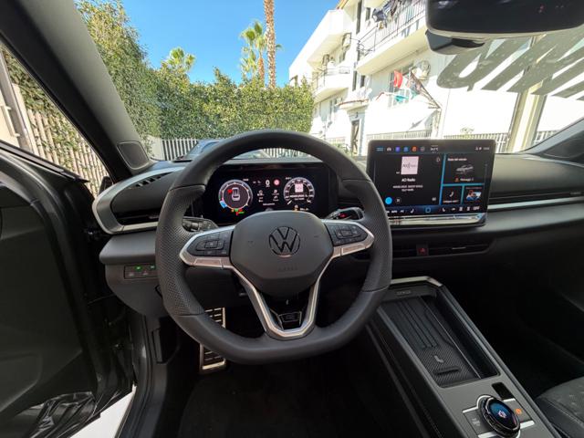 VOLKSWAGEN T-Roc usata, con Adaptive Cruise Control