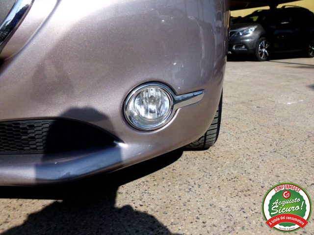 PEUGEOT 208 usata, con Luci diurne