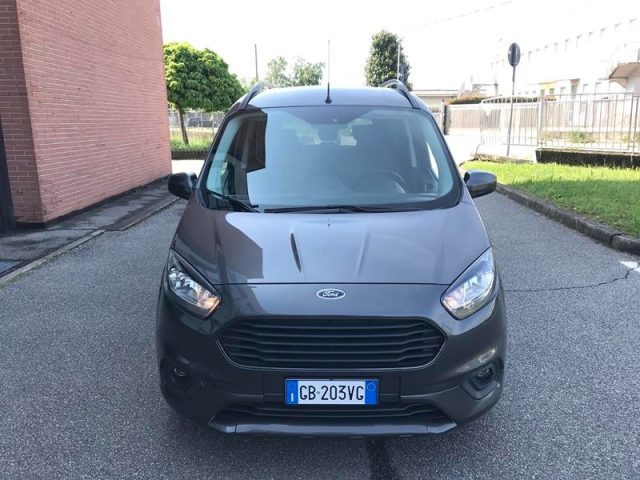 FORD Tourneo Courier usata, con Airbag