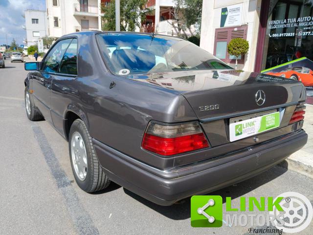 MERCEDES-BENZ E 200 usata 34
