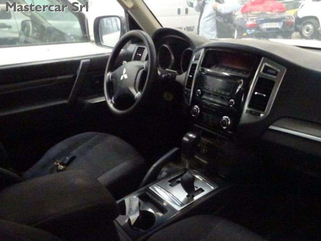 MITSUBISHI Pajero usata, con Controllo automatico clima