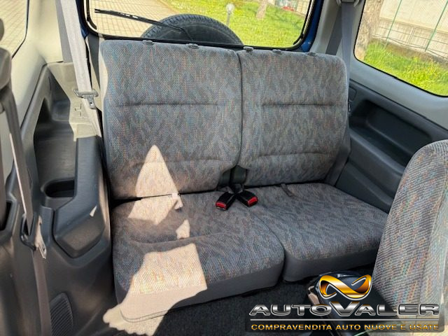 SUZUKI Jimny usata, con Bracciolo