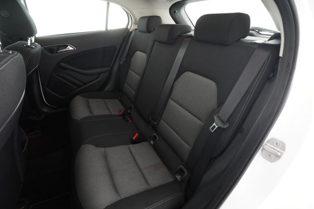 MERCEDES-BENZ CLA usata 9