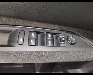 PEUGEOT 5008 usata, con Sedile posteriore sdoppiato