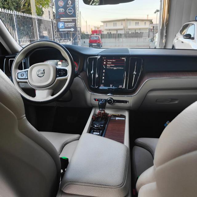 VOLVO XC60 usata, con Sistema di navigazione