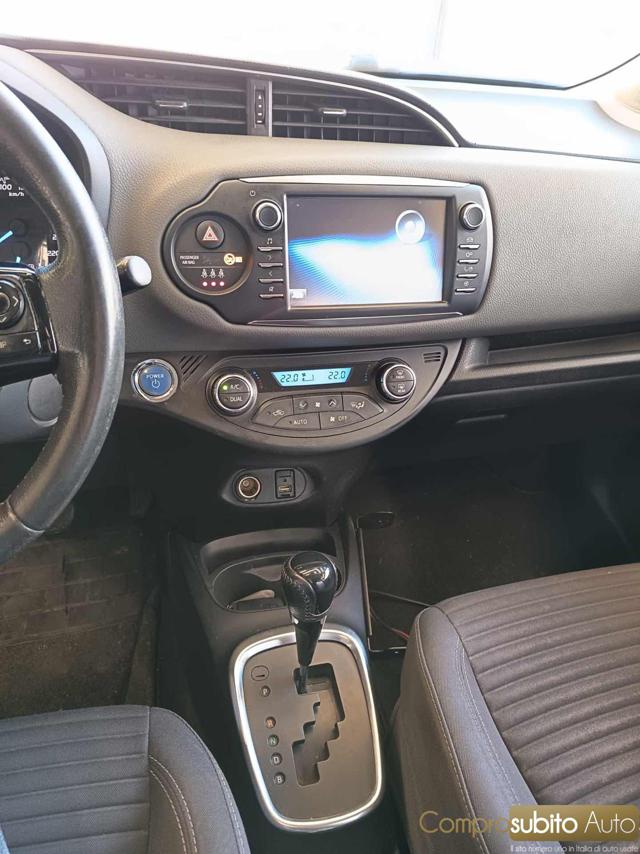 TOYOTA Yaris usata 24