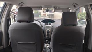 TOYOTA Yaris usata 28