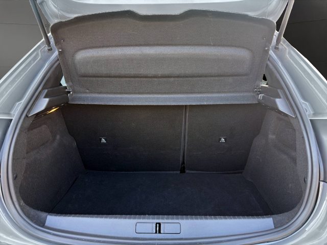 PEUGEOT 208 usata, con Sensori di parcheggio posteriori