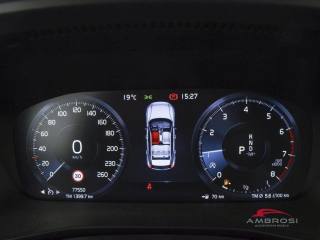 VOLVO XC40 usata 12