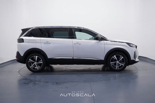 PEUGEOT 5008 usata, con Cerchi in lega