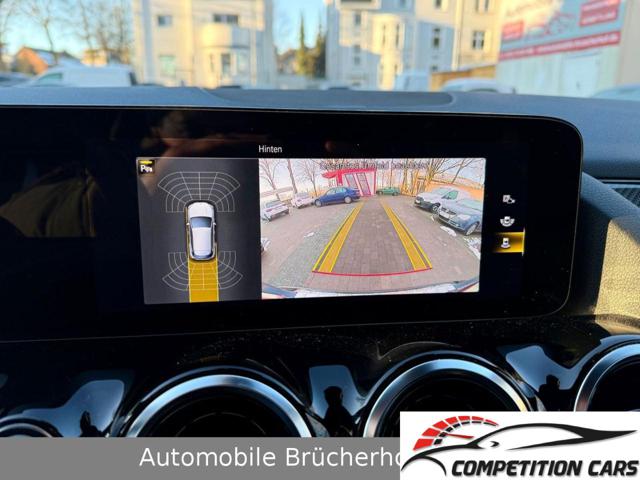 MERCEDES-BENZ GLA 180 usata, con Controllo automatico clima