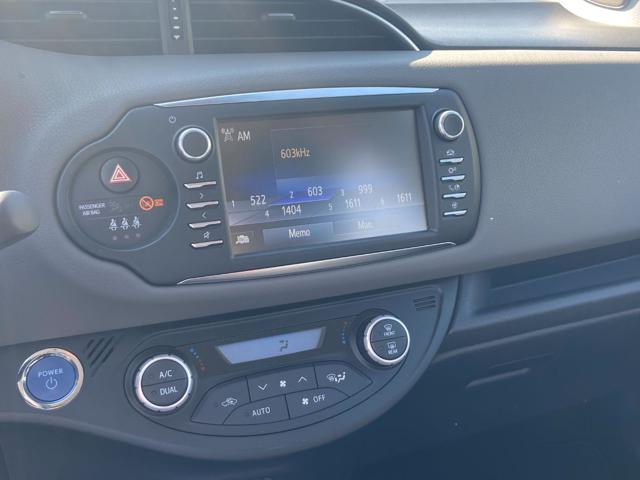 TOYOTA Yaris usata 17