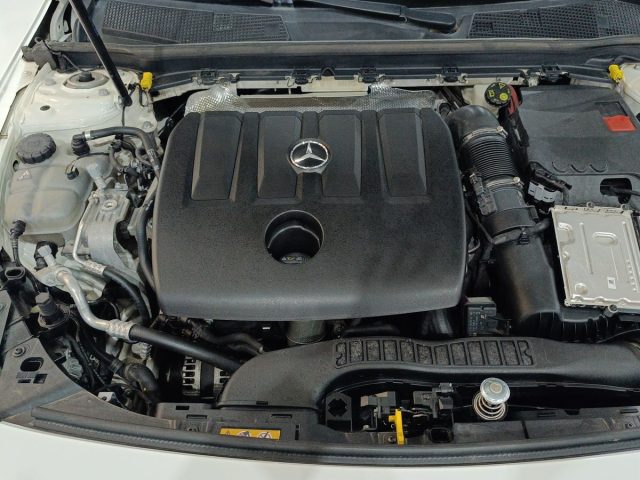 MERCEDES-BENZ A 180 usata, con Riconoscimento dei segnali stradali