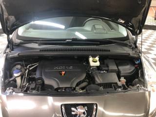 PEUGEOT 5008 usata, con Airbag testa