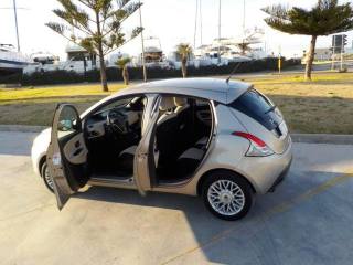 LANCIA Ypsilon usata, con Lettore CD