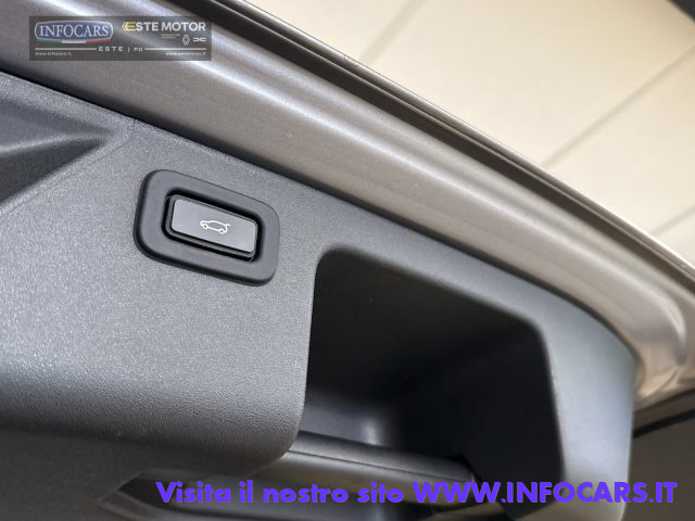 LAND ROVER Discovery Sport usata, con Fari LED
