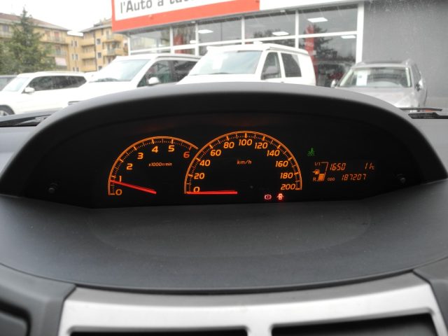 TOYOTA Yaris usata, con Autoradio